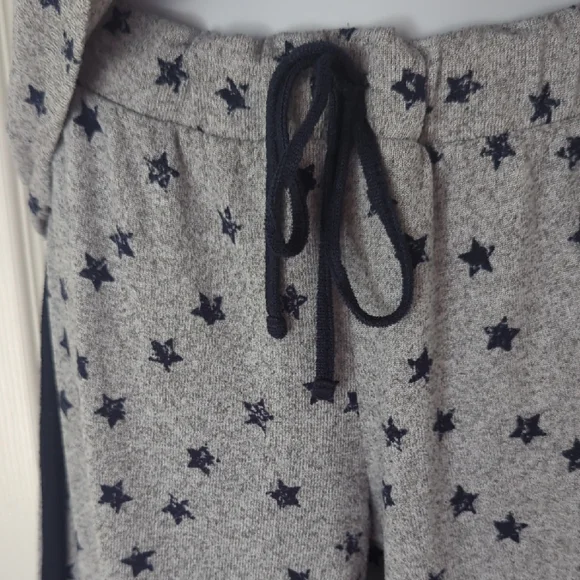 Lucky Brand Gray and Navy Blue Pajama Set Soft Knit Style - Picture 4 of 8